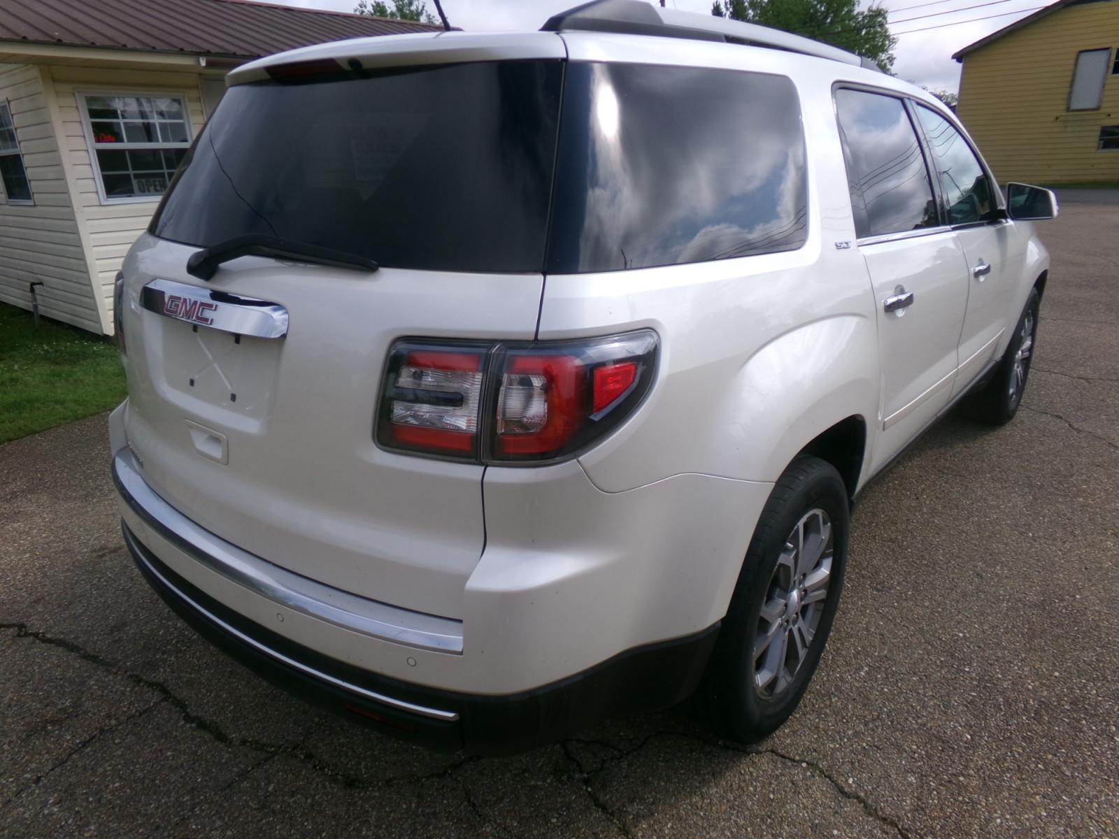 2015 White /Brown GMC Acadia SLT (1GKKRRKD4FJ) with an 3.6L engine, automatic transmission, located at 401 First NE, Bearden, AR, 71720, (870) 687-3414, 33.726528, -92.611519 - Photo #25